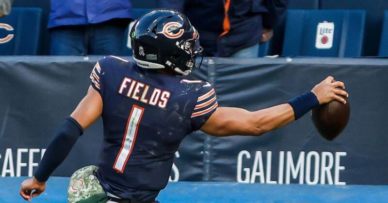 Fields wows again, but Bears fall to lowly Lions at Soldier Field